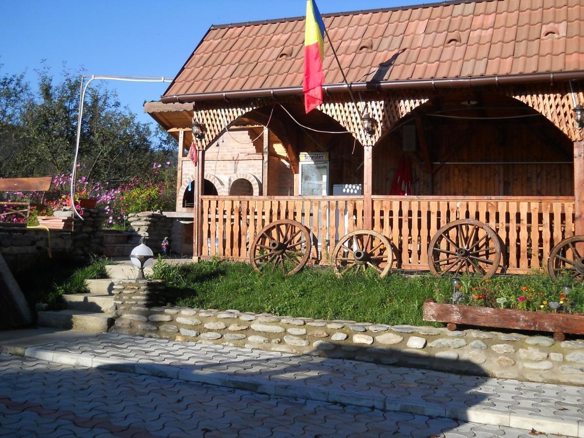 Pensiunea Roua Muntilor Sîmbăta de Sus Eksteriør billede